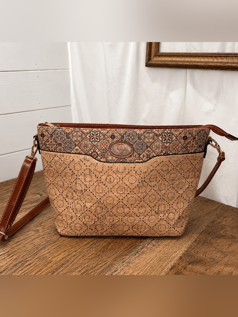 NATURAL CORK – Patterned Cork Crossbody Bag